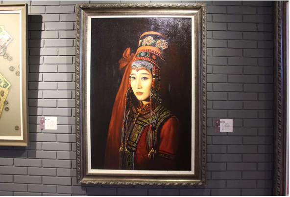 艺术设计系214名毕业生的近300幅（组）艺术作品亮相鸿德学院艺术展厅