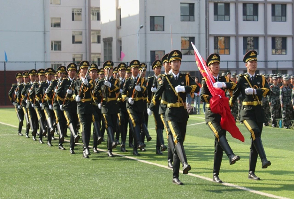 内蒙古师范大学鸿德学院2019级新生军训今日开营，参训人数创历史新高